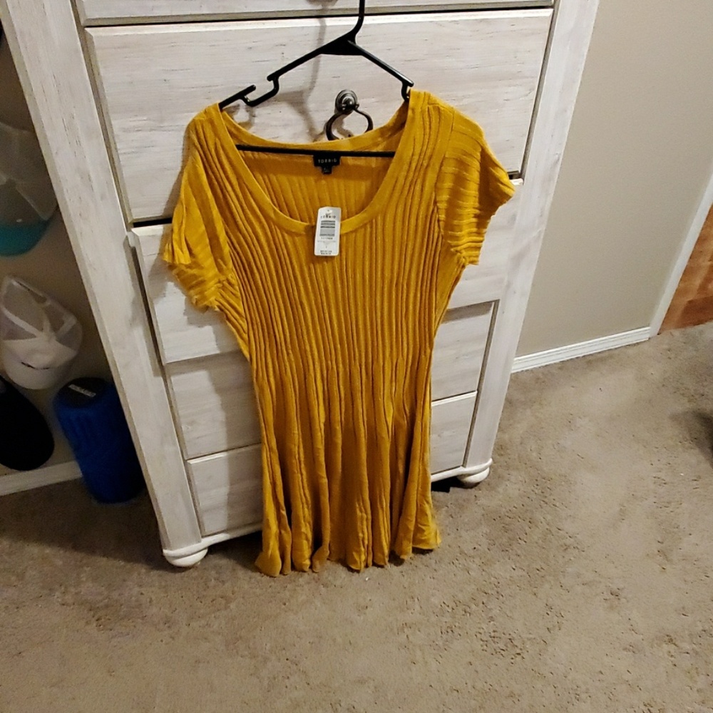 Size 1Mustard colored Torrid dress